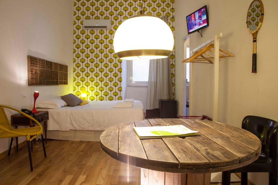 Photo of the whole room, Decorative detail, Bedroom