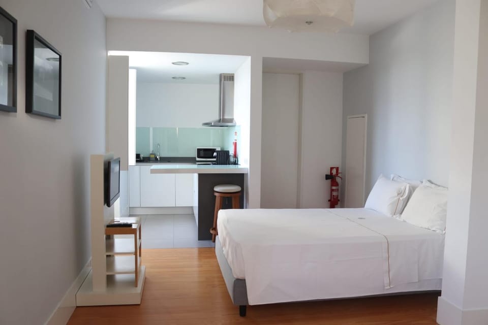 Bed, Kitchen or kitchenette, Bedroom