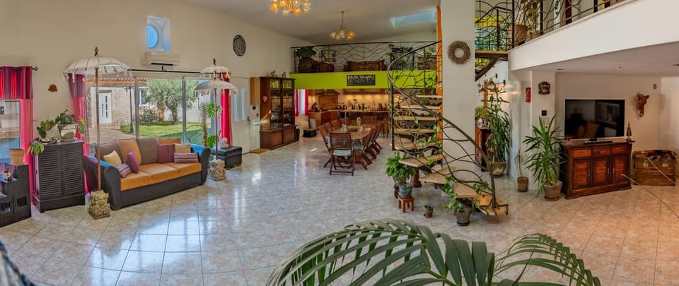 Communal lounge/ TV room, TV and multimedia, Living room, Lobby or reception, Banquet/Function facilities