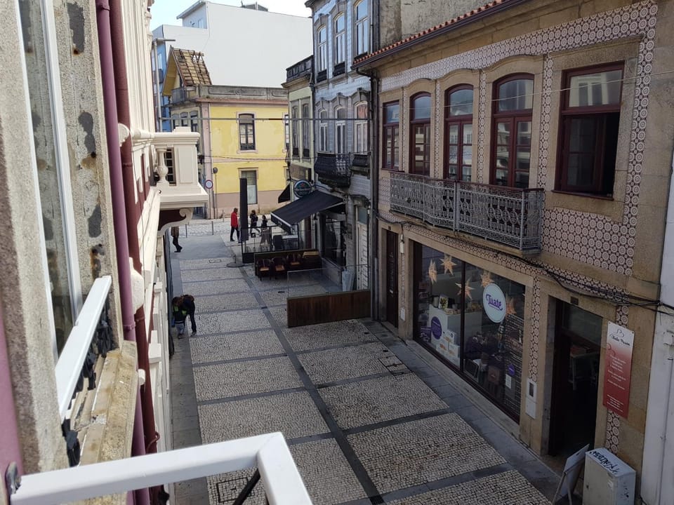 Neighbourhood, Balcony/Terrace, City view, Street view