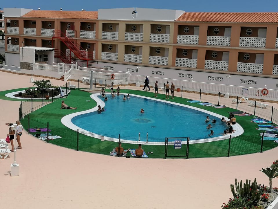Apartamentos Parque Carolina Apartment hotel in Costa del Silencio