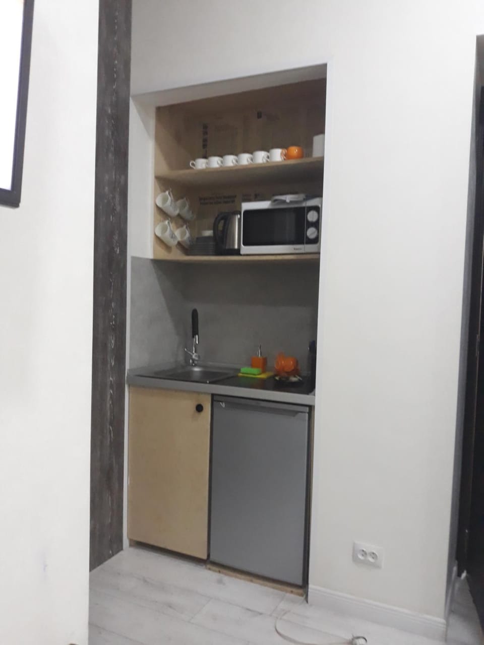 Restaurant/places to eat, Kitchen or kitchenette