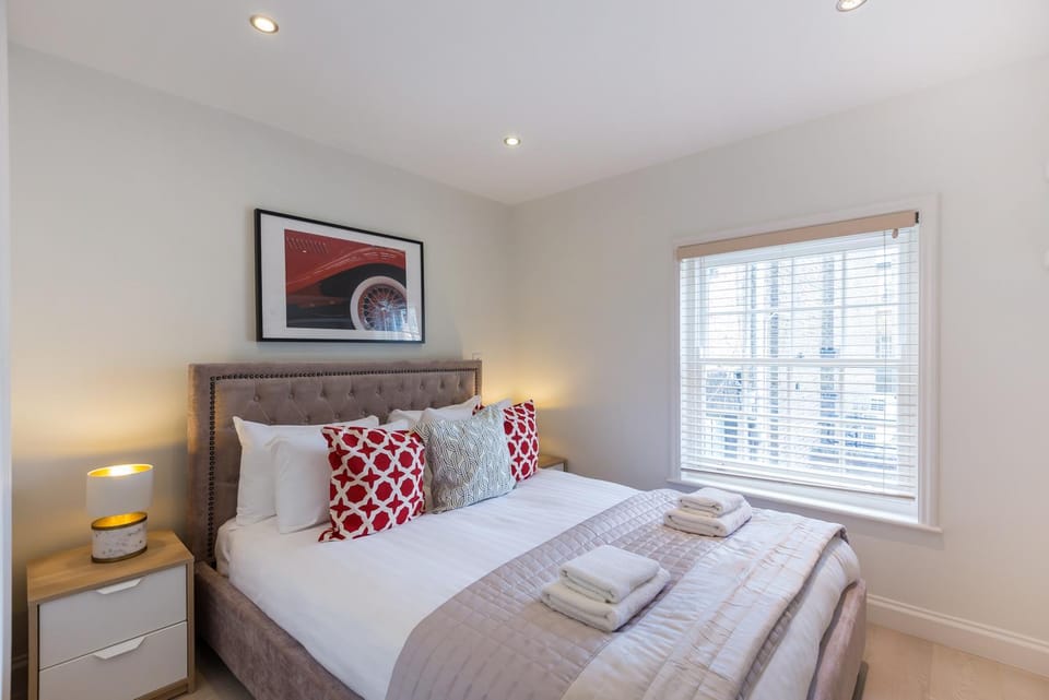 Bed, View (from property/room), Photo of the whole room, Bedroom, towels