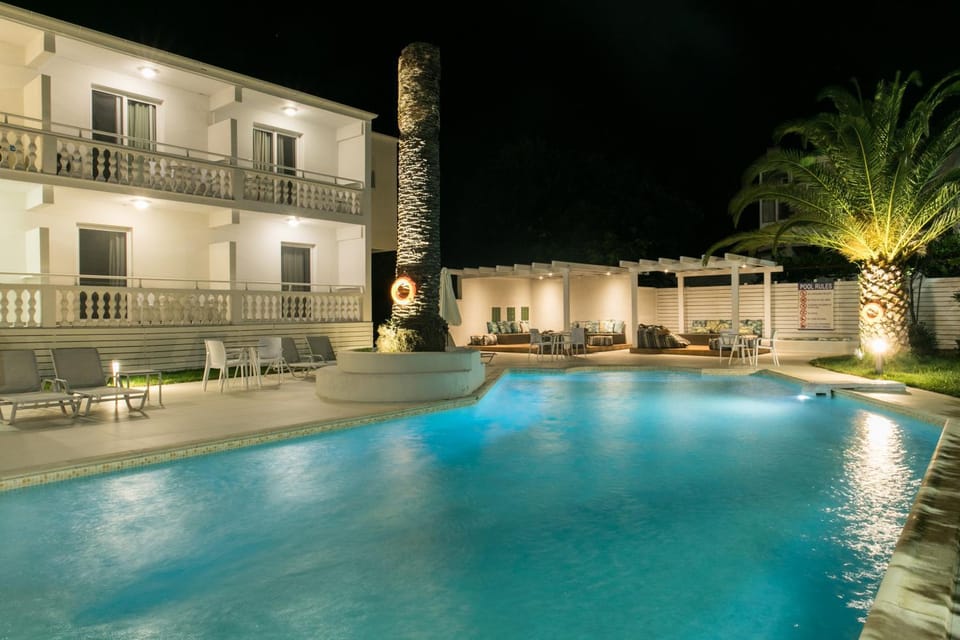 Property building, Swimming pool