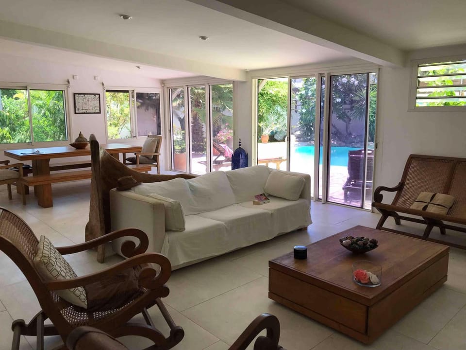 Villa Jasmin avec piscine chauffée à 50m plage et lagon Villa in Saint-Paul