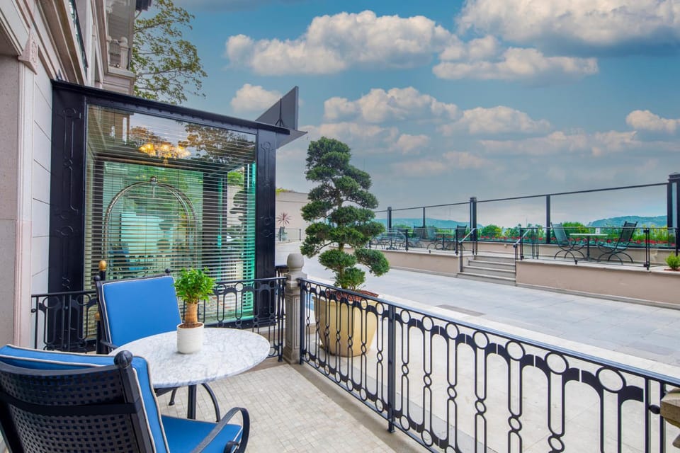 Patio, Day, View (from property/room), Balcony/Terrace, Living room