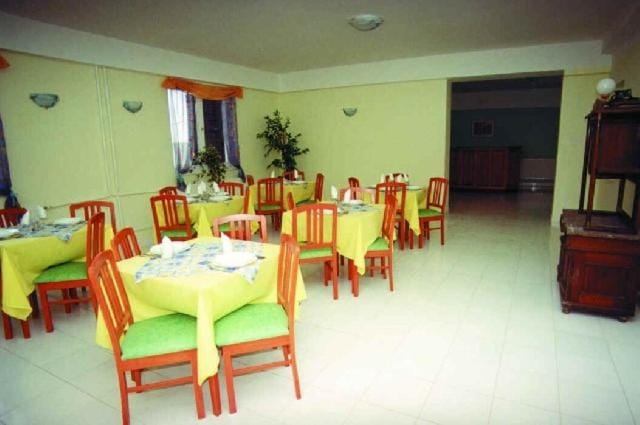 Restaurant/places to eat, Day