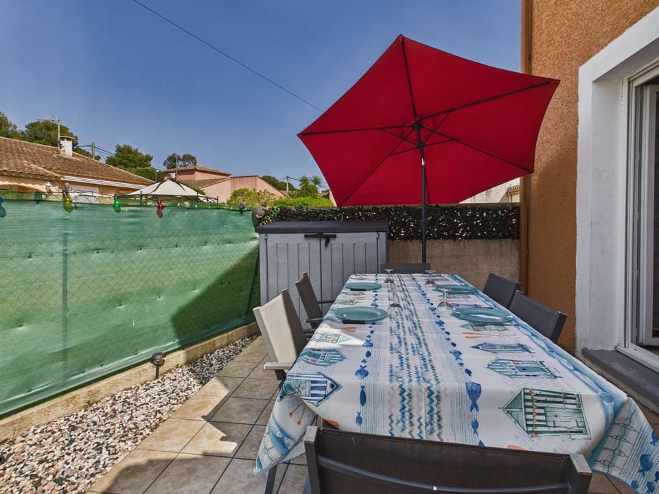 Maison T3 Climatisée à 450m de la Plage avec Terrasse et Garage - FR-1-423-115 House in Agde