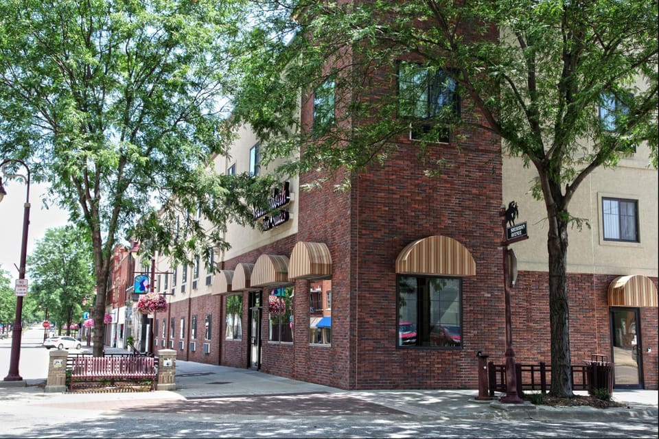 Property building, Facade/entrance