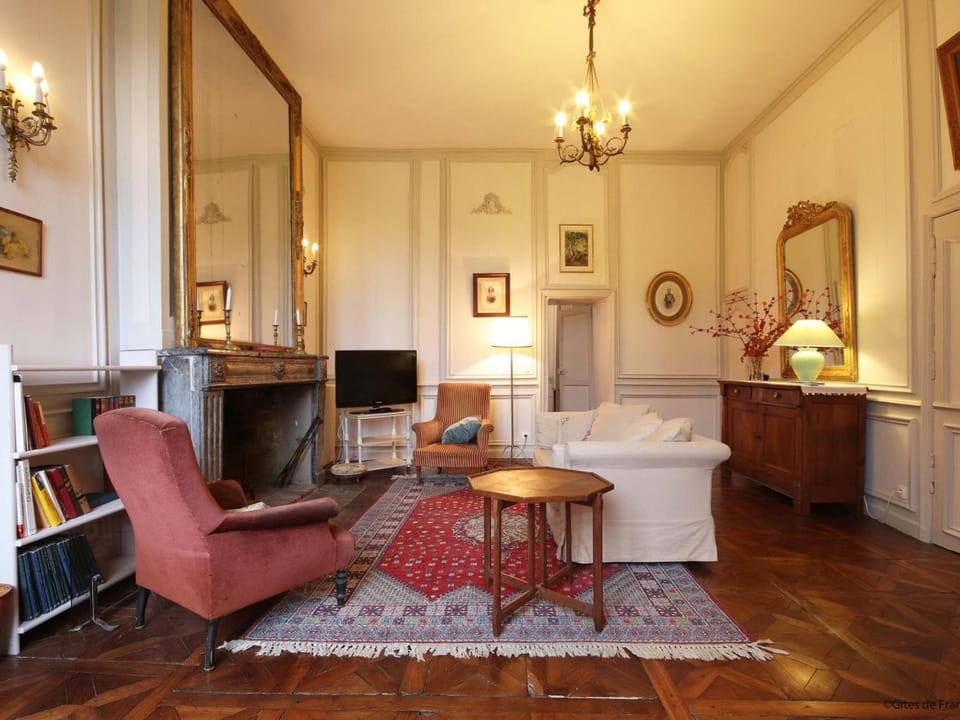 Demeure historique dans un château avec jardin et connexion WIFI - FR-1-497-13 House in Normandy