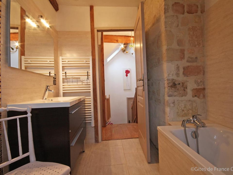 Maison de caractère à Crouttes avec cheminée et animaux acceptés - FR-1-497-19 House in Normandy