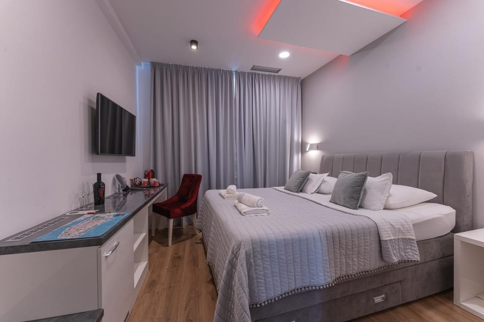 Sky & Sun Luxury Rooms with private parking in the garage Bed and Breakfast in Zadar