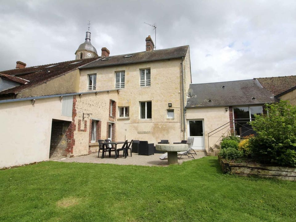 Charmante maison périgourdine avec billard, babyfoot et accès WIFI - FR-1-497-65 House in Normandy
