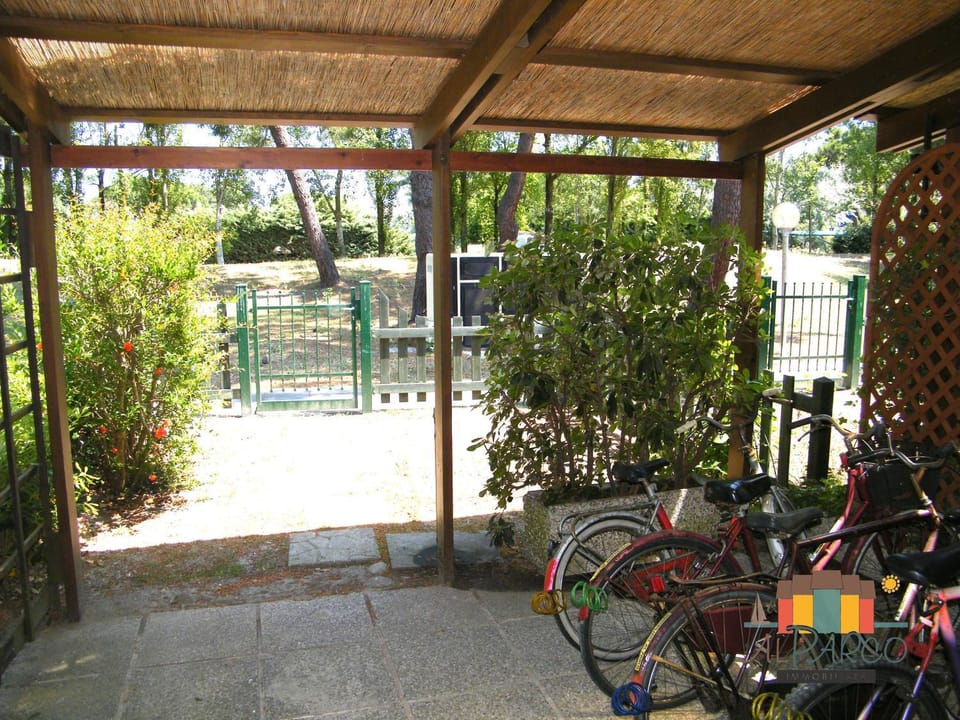 Facade/entrance, Garden