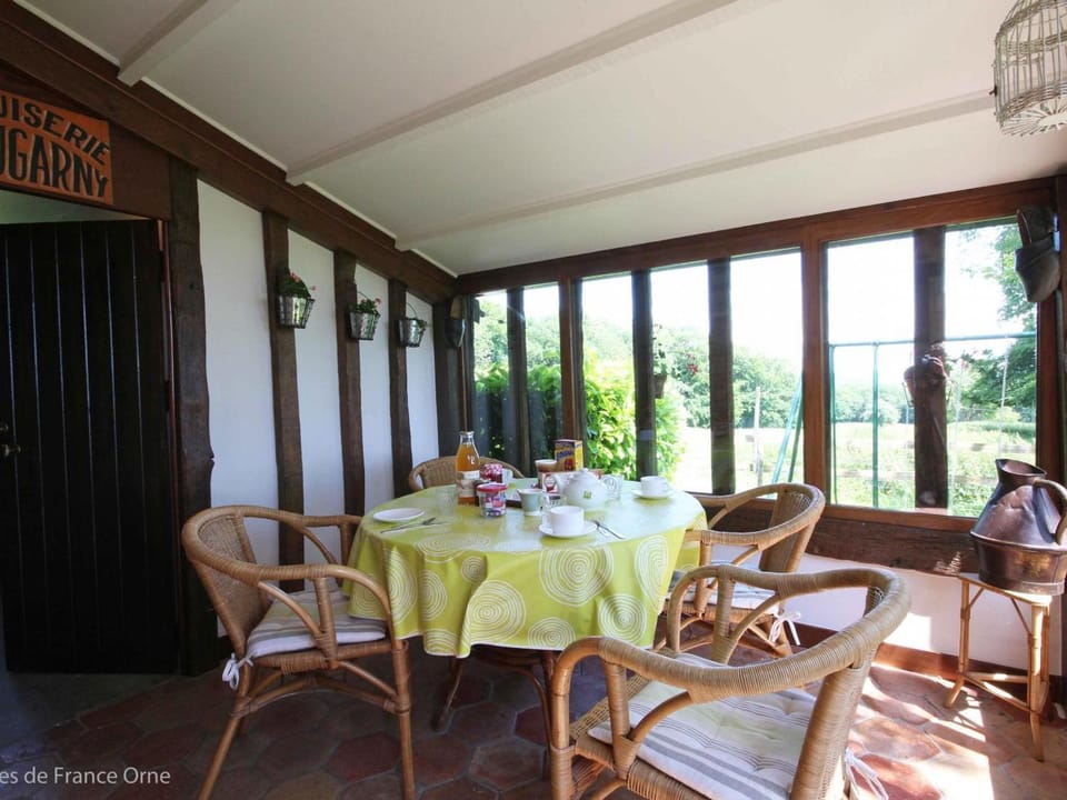 Charme Authentique à Bonnevent avec Vue et Calme - FR-1-497-81 House in Normandy