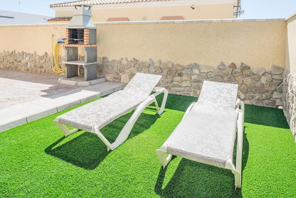 Property building, Balcony/Terrace, Living room