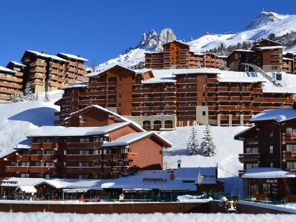Studio Charmant sur Pistes, Animaux Bienvenus, Proche Commerces - FR-1-182-197 Apartment in Les Allues