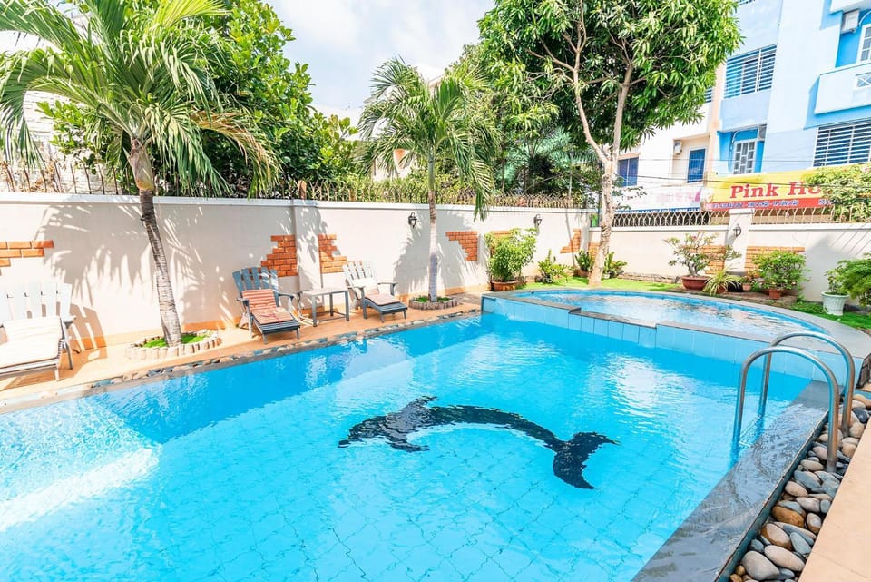 Karaoke, Evening entertainment, Swimming pool