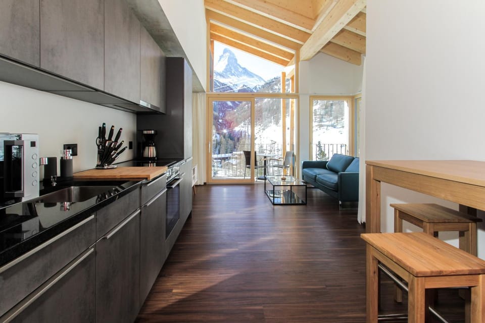 Day, Natural landscape, TV and multimedia, Coffee/tea facilities, Balcony/Terrace, Kitchen or kitchenette, Seating area, Dining area, Garden view, Landmark view, Mountain view