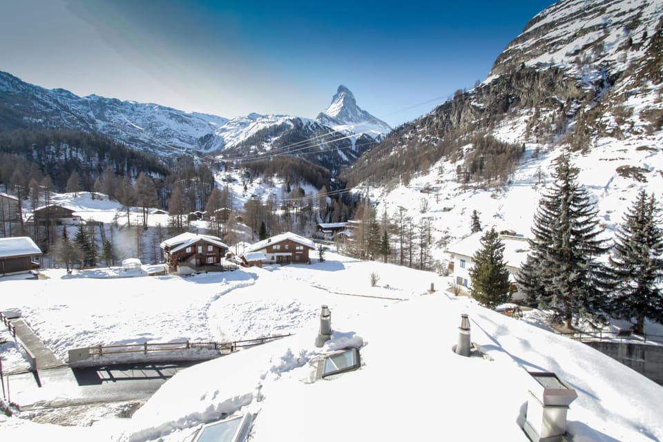 Natural landscape, Winter, Balcony/Terrace, Hiking, Garden view, Landmark view, Mountain view