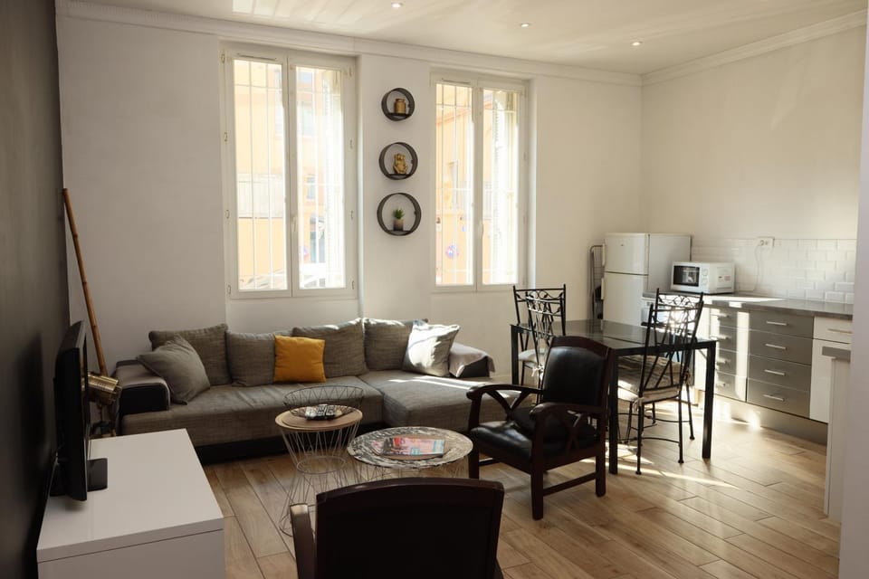Centre ville 10 min de la Croisette/Downtown Apartment in Cannes
