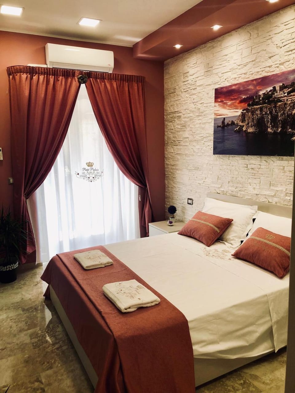 Suite petit Apartment in Catania