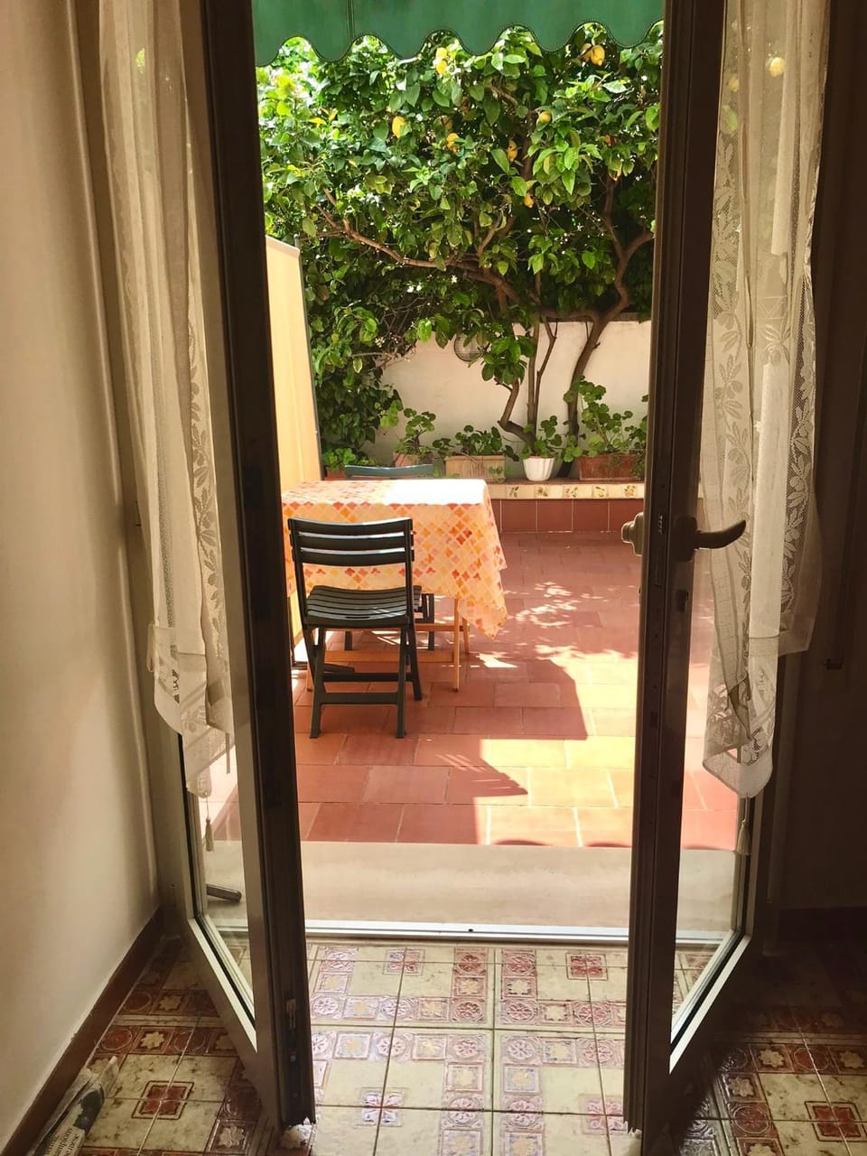 Patio, Balcony/Terrace, Seating area, Garden view, Breakfast