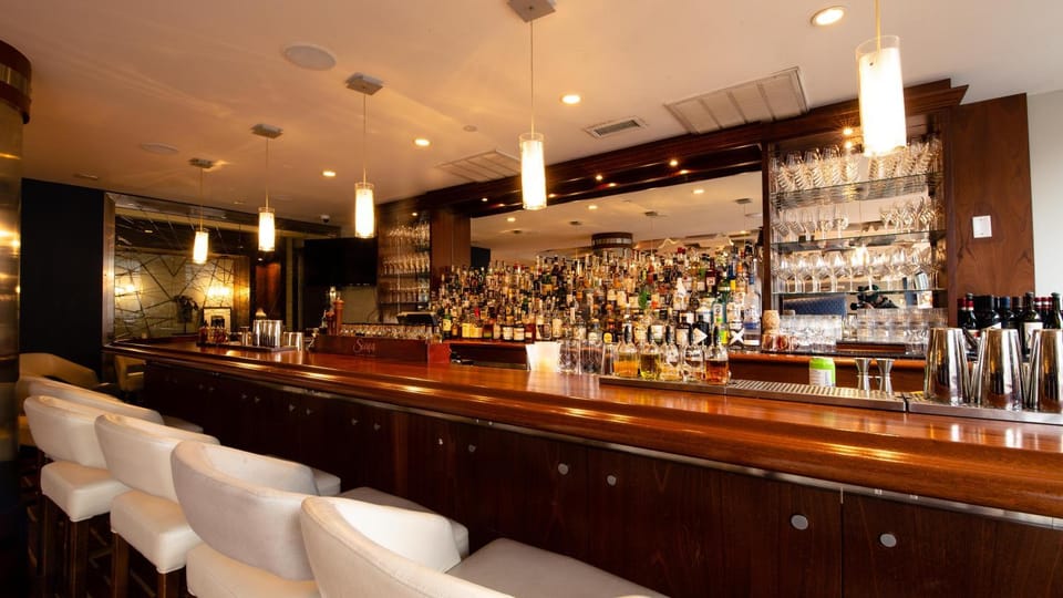 Lounge or bar, Food and drinks, Drinks