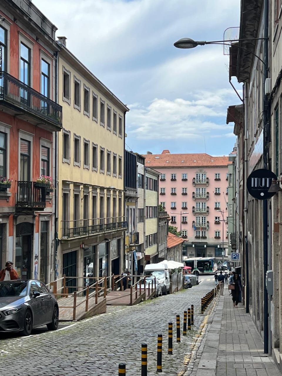Property building, Neighbourhood, Street view, Location