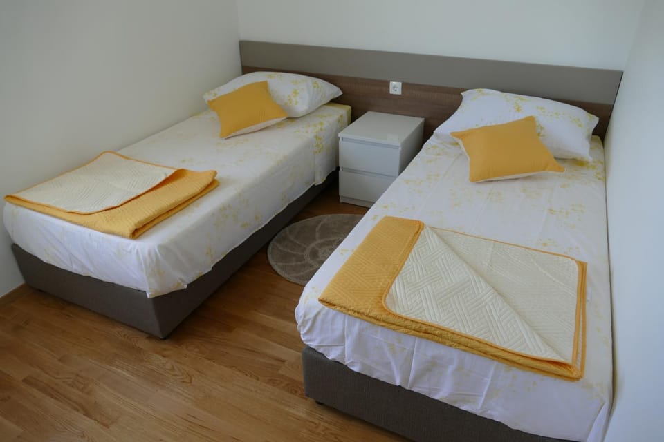 Urban Villa With Private Pool Apartment in Podstrana