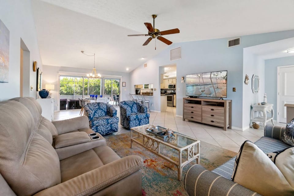 916 Loyalty Ave House in Marco Island
