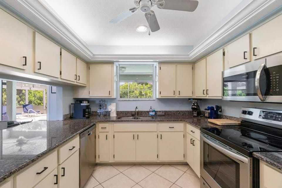 916 Loyalty Ave House in Marco Island