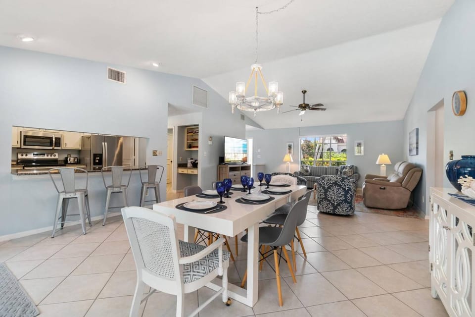 916 Loyalty Ave House in Marco Island