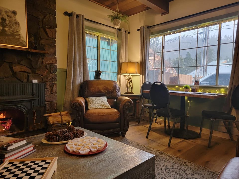 Communal lounge/ TV room
