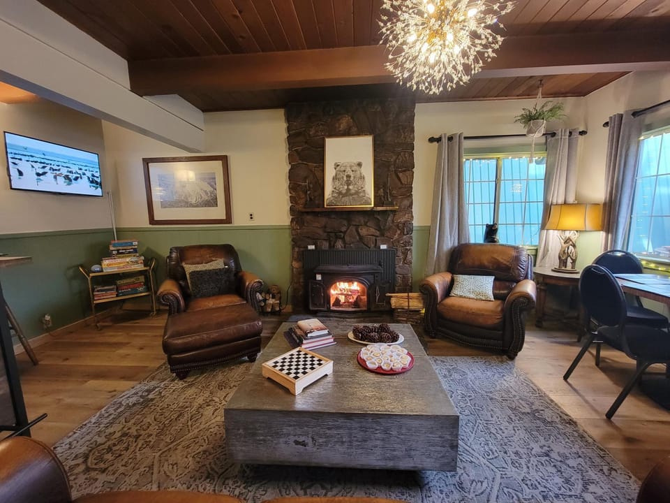 Communal lounge/ TV room