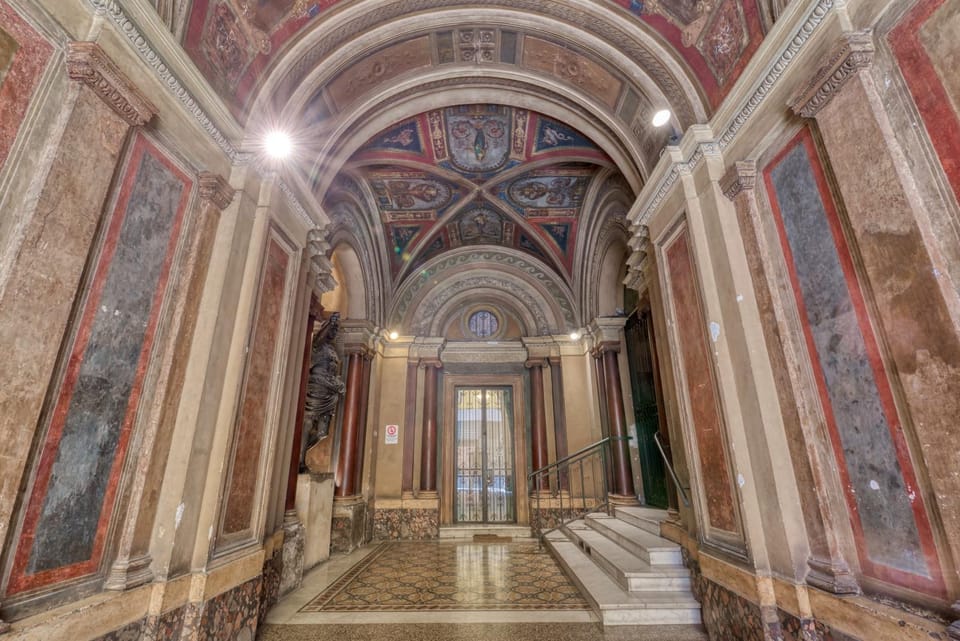 Facade/entrance, Decorative detail, On site