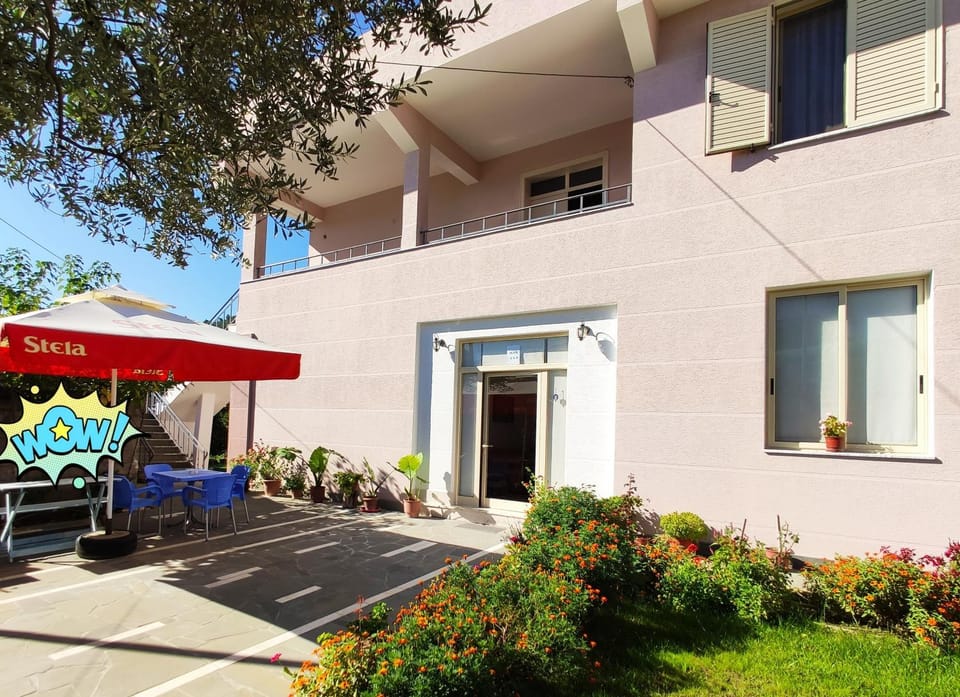 Property building, Patio, Facade/entrance