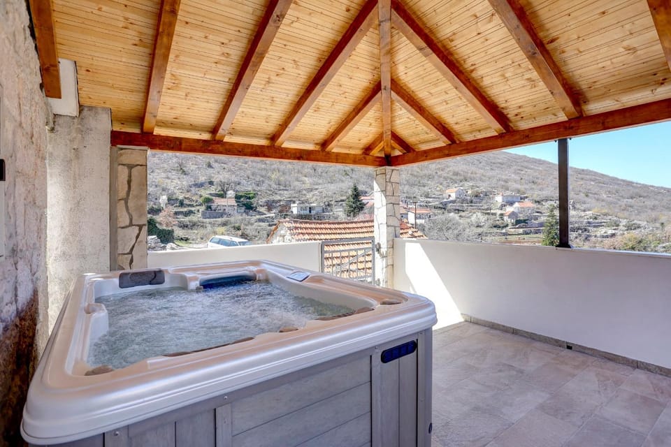 Balcony/Terrace, Mountain view, Area and facilities