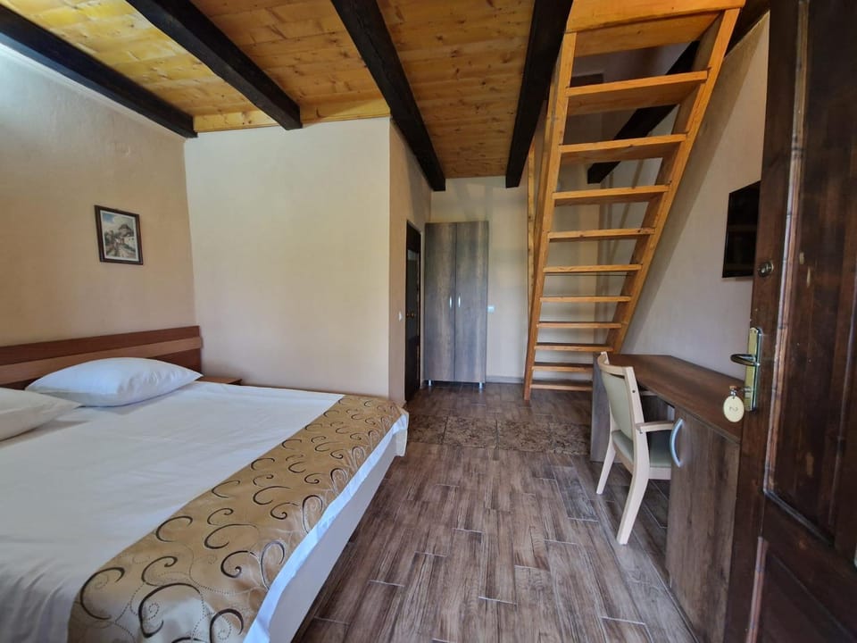 Vila Sura Razoare Bed and Breakfast in Romania