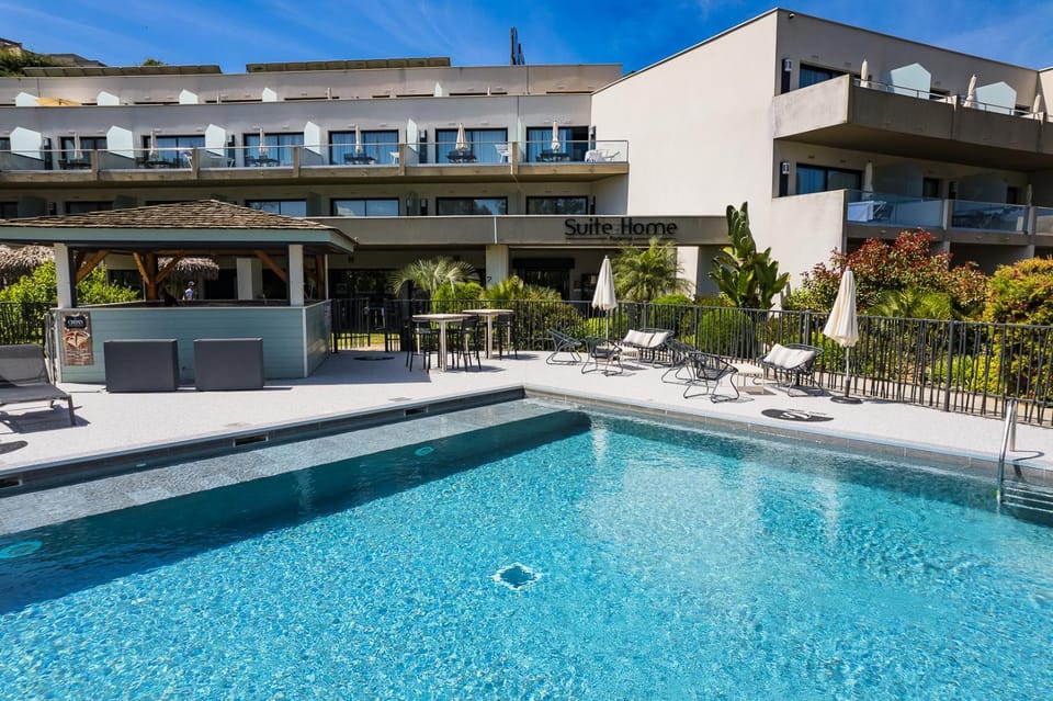 Swimming pool, Swimming pool