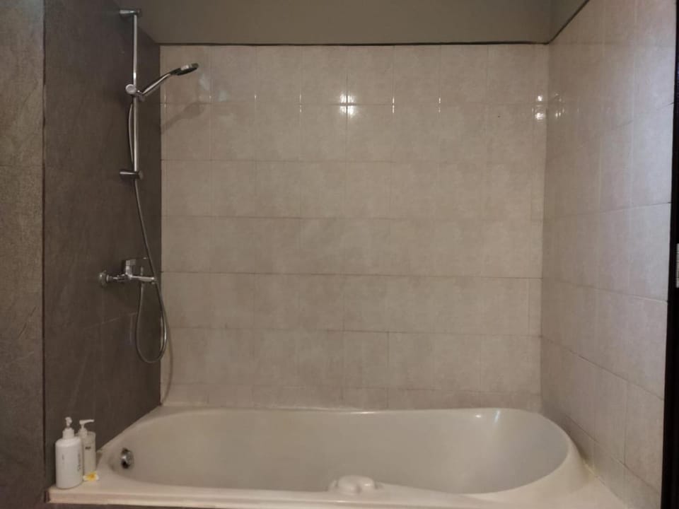 Shower, Bath