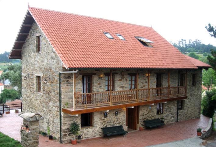 Casa de Sixto Country House in O Eume