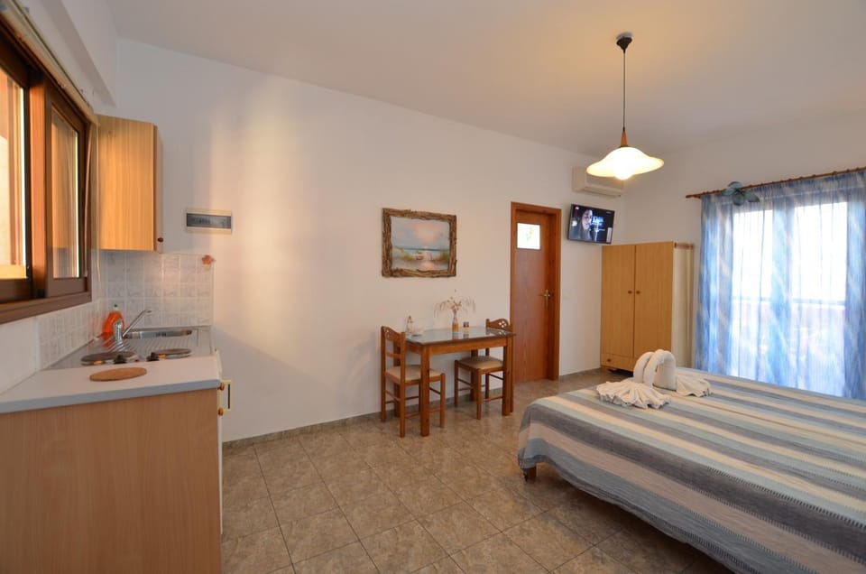 Photo of the whole room, Street view