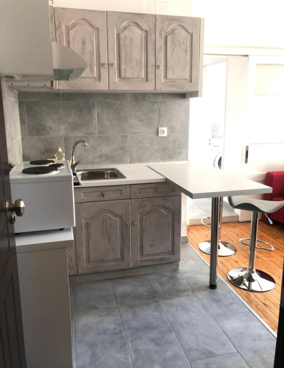 Kitchen or kitchenette