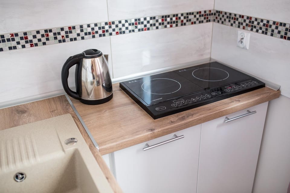 Coffee/tea facilities, stove