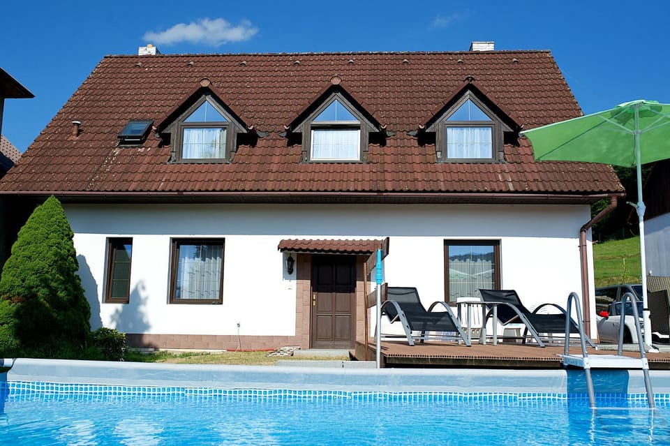 Swimming pool, Swimming pool