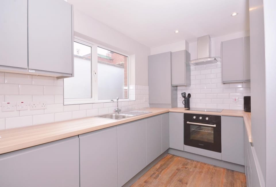 Modern Queens Quarter Townhouse 2 House in Belfast