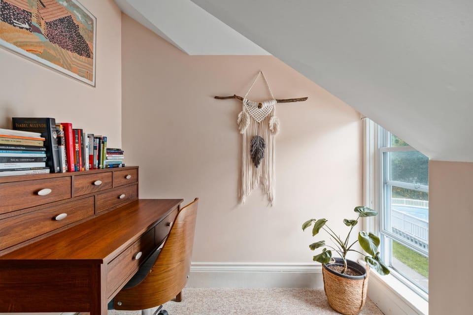 Sunroom on Maple Apartment in New York