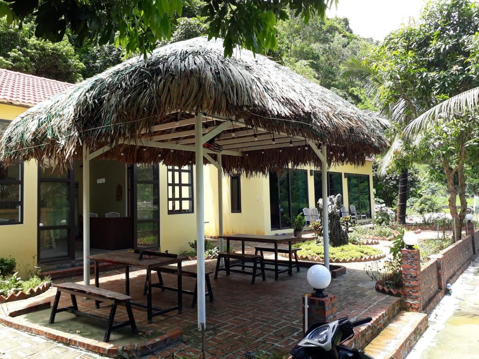 Patio, Facade/entrance, Garden, Balcony/Terrace