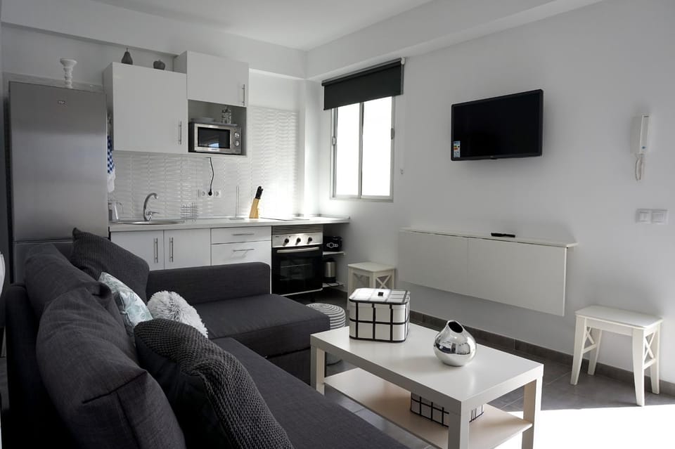 Solarium, TV and multimedia, Living room, Photo of the whole room, Decorative detail, Dining area, Family